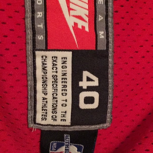 Michael Jordan Authentic Jersey Red Number 23 - Picture 3 of 6